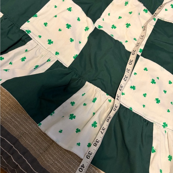 Vintage Green and White Apron with Shamrock Pattern - Picture 7 of 8